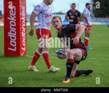 13. Mai 2018, kcom Craven Park, Hull, England; Ladbrokes Challenge Cup Rugby, Rumpf Kr v Wigan Warriors; Josh Woods von Wigan Warriors Feiern einer versuchen Credit: Aktuelles Bilder/Alamy leben Nachrichten Stockfoto