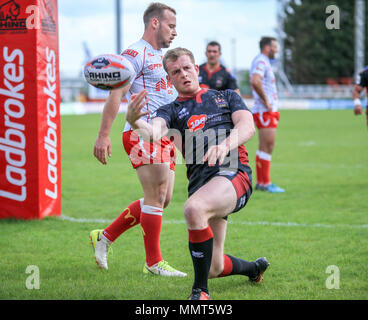 13. Mai 2018, kcom Craven Park, Hull, England; Ladbrokes Challenge Cup Rugby, Rumpf Kr v Wigan Warriors; Josh Woods von Wigan Warriors Feiern einer versuchen Credit: Aktuelles Bilder/Alamy leben Nachrichten Stockfoto