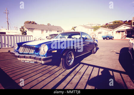 Santa Cruz, Kalifornien, 12. Januar 2012: Chevrolet Camaro sport auto am Bach Parkplatz Stockfoto