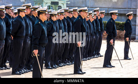 APRIL 9, 2018 - ANNAPOLIS Maryland - Midshipmen sind in Formation vor der Mittagspause, US Naval Academy in Annapolis, Maryland gesehen Stockfoto