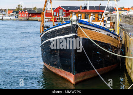 Holz- Boot repariert Ich die Marina. Neue Bretter wurden eingebaut. Stockfoto