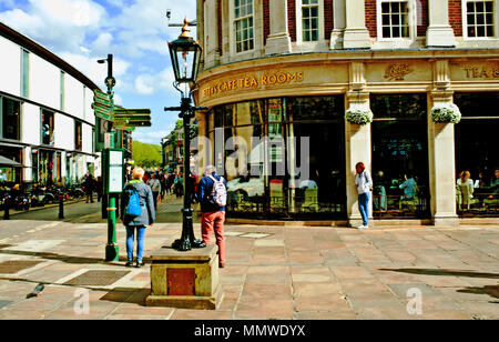 Bettys Cafe und Tee, Zimmer St Helens Square, York, England Stockfoto