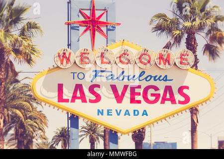 Historische Willkommen im fabelhaften Las Vegas Nevada Schild entlang des Las Vegas Strip Stockfoto
