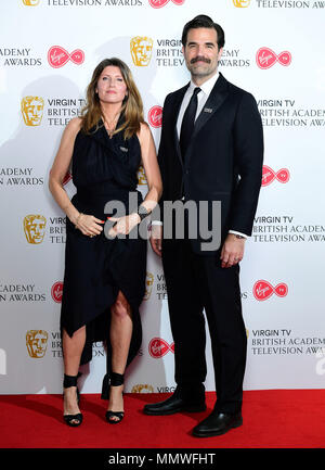 Sharon Horgan und Rob Delaney im Presseraum an der Jungfrau TV British Academy Television Awards 2018 in der Royal Festival Hall, Southbank Centre, London statt. Stockfoto