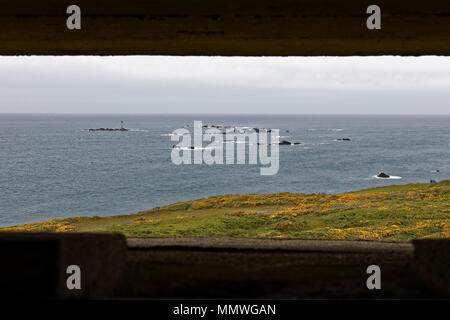 Aus Pleinmont Turm die Les Hanois Licht auf Le Biseau Korallenriff Guernseys Westküste gesehen. Stockfoto