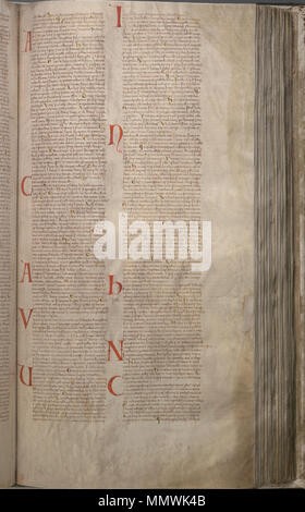 . Der Codex gigas (Englisch: Giant Buch) ist die größte erhaltene mittelalterliche Handschrift in der Welt. Es wird auch als Bibel des Teufels aufgrund einer großen Abbildung des Teufels auf der Innenseite und der Legende um seine Schöpfung bekannt. Es wird gedacht, im frühen 13. Jahrhundert geschaffen wurde, das Benediktinerkloster von Podlažice in Böhmen (Tschechische Republik). Es enthält die Vulgata Bibel sowie viele historische Dokumente alle in Latein geschrieben. Während des Dreißigjährigen Krieges im Jahre 1648 wurde die gesamte Sammlung wurde von der schwedischen Armee, sie werden zur Beute, und jetzt ist es an der Natio erhalten Stockfoto