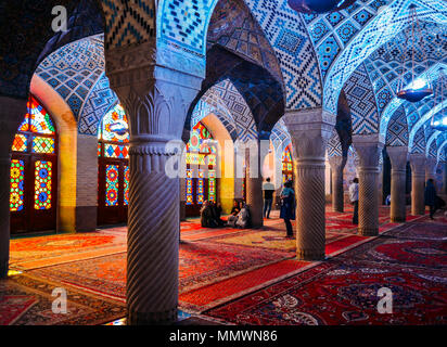 Nasir Al-Mulk Moschee in Schiraz, Iran, auch bekannt als Pink Moschee Stockfoto