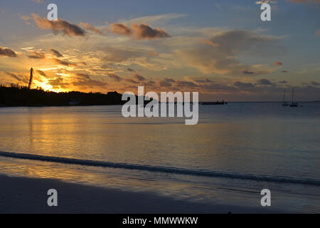 Sonnenuntergang auf Kuto Bay, Isle of Pines, Neukaledonien, South Pacific Stockfoto
