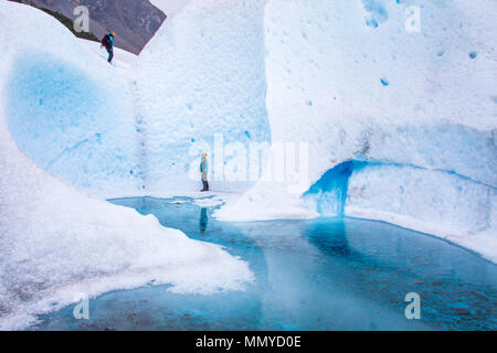 Tour Guides aus Hielo Y Aventura Big Ice Tour, Perito Moreno Gletscher, Glaciar Perito Moreno, Argentinien Stockfoto