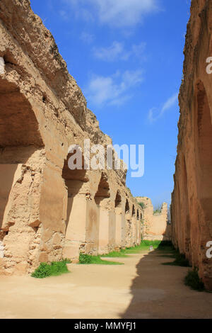 Ehemaligen königlichen Stallungen von Moulay Ismail, Meknes, Marokko Stockfoto