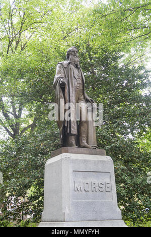 Samuel F.B.Morse Statue liegt im Central Park auf der Erfinder Tor, NYC, USA Stockfoto