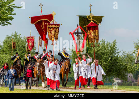 Blutritt, Weingarten, Deutschland, mit 2500 Pferden, zu Ehren eines Blut Relikt. Die Wallfahrt ist der größte Equestrian Prozession in Europa. Stockfoto