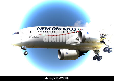 Aeromexico Boeing 787 Dreamliner Jet Airliner landet am Flughafen London Heathrow mit Halo-Effekt. Boeing 787-8 XA-AMX Stockfoto