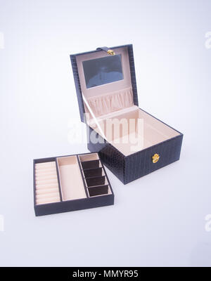 Schmuck Box oder leer Schmuck Kasten auf Hintergrund Stockfoto
