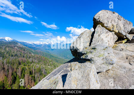 Blick von der Moro Rock - Wandern im Sequoia National Park, Kalifornien, USA Stockfoto
