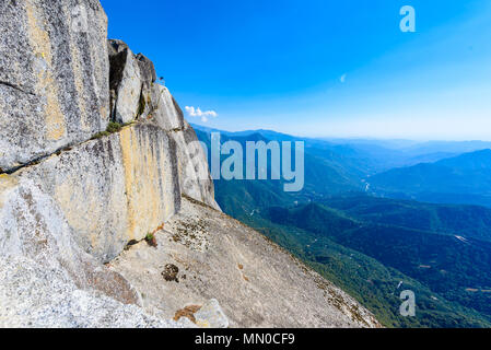 Blick von der Moro Rock - Wandern im Sequoia National Park, Kalifornien, USA Stockfoto