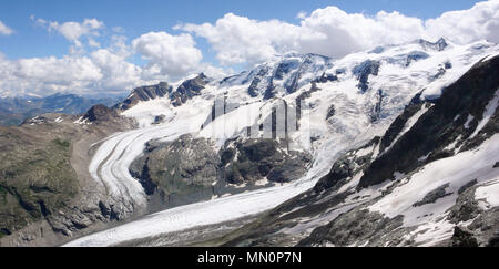 Panorama Mountain Landschaft mit hohen Alpengipfel und zerrissen und wilde Gletscher Stockfoto