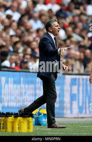 Leicester City Manager Puel Gesten auf dem touchline während der Premier League Match im Wembley Stadion, London. Stockfoto