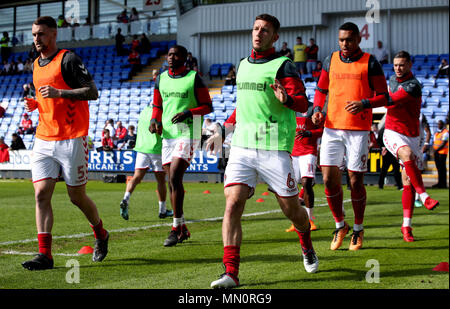 Von Charlton Athletic Patrick Bauer (links) Anfernee Dijksteel (zweiter von links) Jason Pearce und Josh Magennis aufwärmen, bevor der Himmel Wette Liga eine Play-off-rückspiel am Montgomery Wasser Wiese, Shrewsbury. Stockfoto