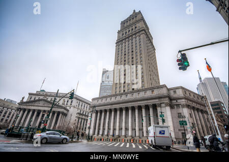 New York, USA - 29. März 2018: Der United States Court House in Manhattan an einem nebligen Tag Stockfoto