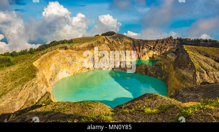 Kelimutu, bunte Kratern saure Seen, die in regelmäßigen Abständen ihre Farbe - Insel Flores, Indonesien ändern Stockfoto