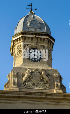 Nahaufnahme der Uhrturm auf dem Alten Custom House in Cardiff Bay in der Nähe von Llanberis. Einst ein wichtiger maritimen Gebäude, es ist heute ein Restaurant. Stockfoto