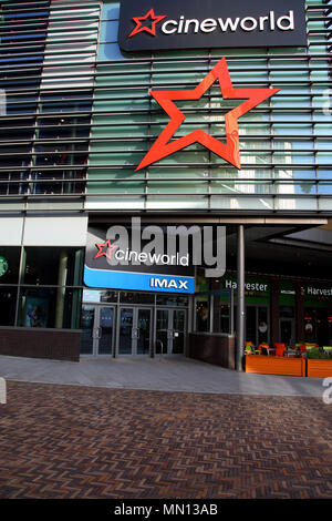 Eingang zum Cineworld IMAX-Kino an Kyle Cathie, Telford Stadtzentrum, Telford, Shropshire. Vereinigtes Königreich. 12. Mai 2018 Stockfoto