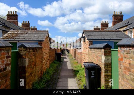 Um Swindon eine große Stadt in Wiltshire mit historischen links der Bahnindustrie, Eisenbahner Cottages aus Faringdon Rd. Stockfoto