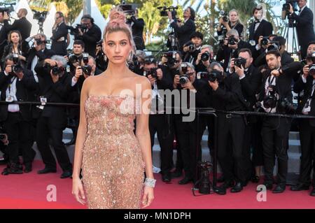 Cannes, Frankreich. 12. Mai 2018. Hailey Baldwin besucht die Premiere von "Mädchen der Sonne' während der 71St Cannes Film Festival im Palais des Festivals in Cannes, Frankreich, am 12. Mai 2018. | Verwendung der weltweiten Kredit: dpa/Alamy leben Nachrichten Stockfoto