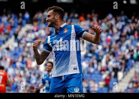 Barcelona, Spanien. 13. Mai, 2018. Die RCD Espanyol Leo Baptistao feiert sein Ziel während der spanischen Liga Match zwischen RCD Espanyol und Malaga in Barcelona, Spanien, am 13. Mai 2018. RCD Espanyol gewonnen 4-1. Credit: Joan Gosa/Xinhua/Alamy leben Nachrichten Stockfoto