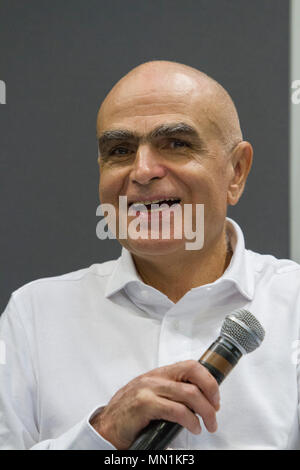 Torino, Italien. 13. Mai 2018. Der französische Schriftsteller Luc Lang an Torino Buchmesse. Credit: Marco Destefanis/Alamy leben Nachrichten Stockfoto