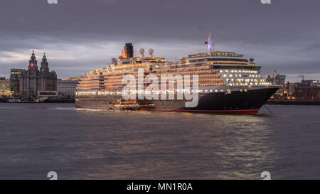 Mv Queen Victoria vor Anker in der Mersey; Liverpool während des 175-jährigen Jubiläums feiern Stockfoto