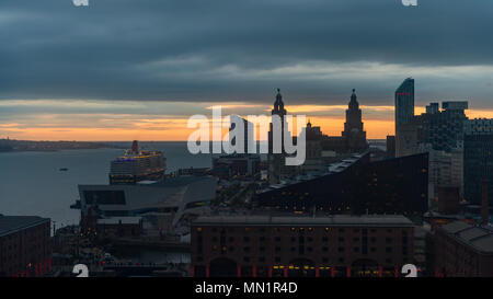 Queen Mary 2, Queen Elizabeth und Queen Victoria in Liverpool zum 175-jährigen Jubiläum der Cunard Cruise Line Feiern Stockfoto