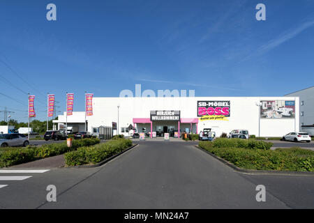 SB-Möbel Boss Möbelhaus in Köln, Deutschland. Möbel Boss ist eine Marke der Porta, zu den größten Möbel Einzelhandelsunternehmen in Deutschland. Stockfoto