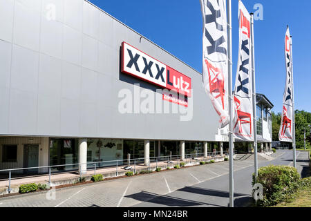 XXXLutz Möbelhaus in Freudenberg, Deutschland. Österreich XXXLutz ist der zweitgrößte Möbel Einzelhändler der Welt. Stockfoto
