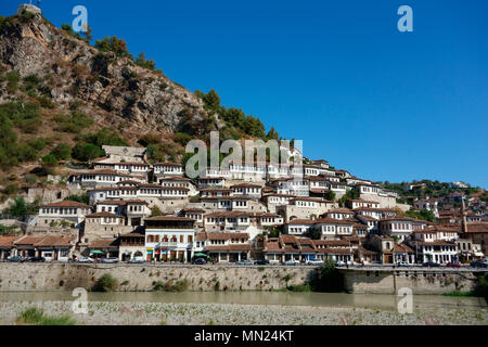 Panorama der alten Häuser in Mangalem Viertel, Berat, Albanien Stockfoto