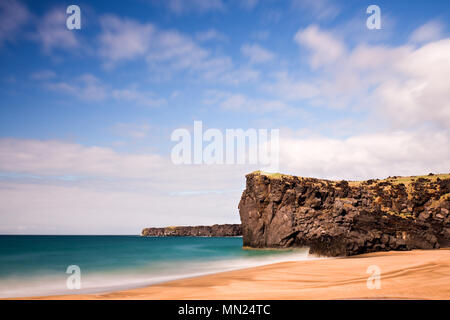 Einen goldenen Strand namens Skardsvìk im Westen der Halbinsel Snaefellsnes in Island. Stockfoto