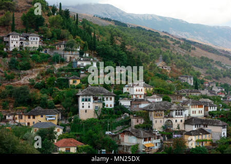 Alte osmanische Häuser in Gjirokastra (gjirokaster), Albanien Stockfoto