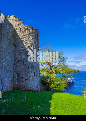 Ross Castle, an einem schönen Tag - Killarney National Park Stockfoto