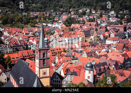 Malerische Sommer Antenne Panorama der Altstadt Stadt in Wertheim am Main, Bayern, Deutschland Stockfoto