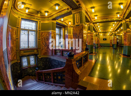 Die Treppe zum grünen Eingangshalle der Ferenc Liszt Musikakademie. Es ist ein Konzertsaal und Konservatorium in Budapest, gegründet von Franz Liszt. Stockfoto