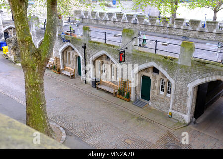 Die Schlüssel - private Bar für Beefeaters im Tower von London, Großbritannien Stockfoto