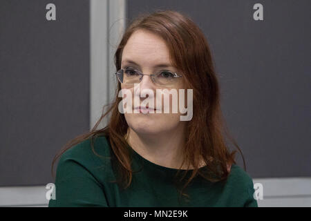 Turin, Italien. 13. Mai, 2018. Torino, Italien. 13. Mai 2018. Der irische Schriftsteller Lisa McInerney bei Torino Buchmesse. Credit: Marco Destefanis/Pacific Press/Alamy leben Nachrichten Stockfoto