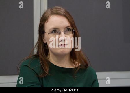 Turin, Italien. 13. Mai, 2018. Torino, Italien. 13. Mai 2018. Der irische Schriftsteller Lisa McInerney bei Torino Buchmesse. Credit: Marco Destefanis/Pacific Press/Alamy leben Nachrichten Stockfoto