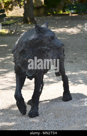 Statuen des Wolfs in der Nähe von neuenburg Kirche in der Schweiz Stockfoto