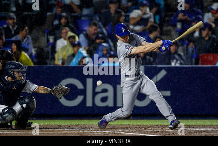 Walker Buehler de los Schwindler, durante el Partido de Beisbol de los Schwindler de Los Angeles contra Padres de San Diego, durante El primer San Blas de la Serie las Mayores Ligas del Beisbol en Monterrey, Mexiko el 4 de Mayo 2018. (Foto: Luis Gutierrez) Stockfoto