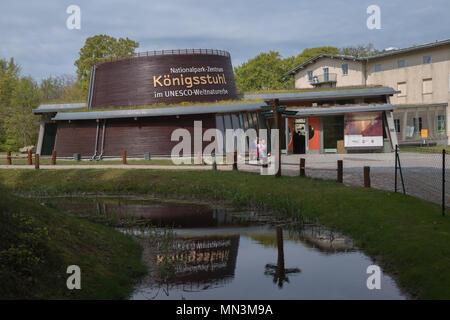 Nationalpark-Zentrum Königsstuhl, Nationalpark Jasmund mit Buchenholz UNESCOantural Erbe, Ostsee, Insel Rügen, Mecklenburg-Vorpommern - Pomerani Stockfoto