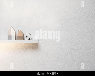 Wenig woodenhouse Dekoration Beton wand Textur Hintergrund weiße Farbe Stockfoto