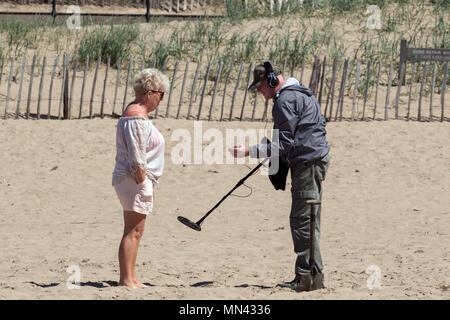 Crosby, Liverpool. 14. Mai 2018. UK Wetter 14.05.2018. Einen hellen Sommertag an der Küste, am Ufer des Mersey Flussmündung. Credit: cernan Elias/Alamy leben Nachrichten Stockfoto