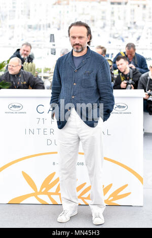 (180514) - Cannes, 14. Mai 2018 (Xinhua) - Schauspieler Vincent Perez der französischen Film in Special Screening, "Cyrano de Bergerac", stellt bei einem Fotoshooting für die 71. Internationalen Filmfestspiele von Cannes in Cannes, Frankreich am 14. Mai 2018. Die 71. Internationalen Filmfestspiele von Cannes ist von 8. Mai bis 19. Mai statt. (Xinhua / Chen Yichen) (Hy) Stockfoto